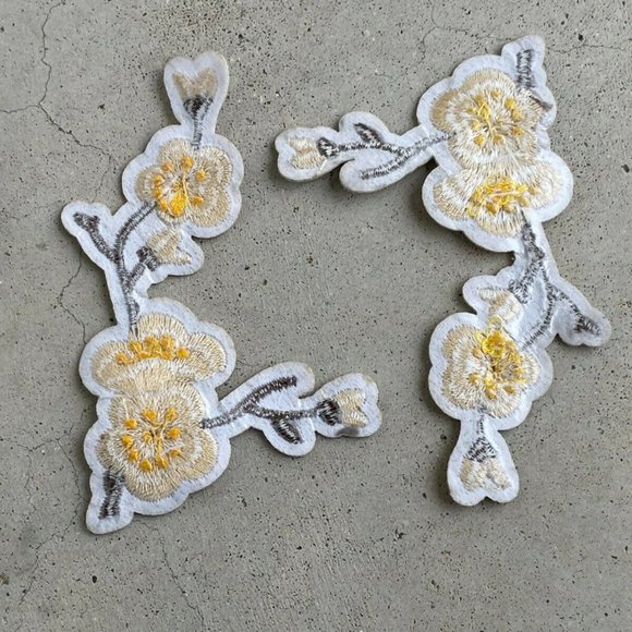 Embroidery Patches Iron On Applique Craft Clothes Flower Patches Lot of 2 - Picture 7 of 9